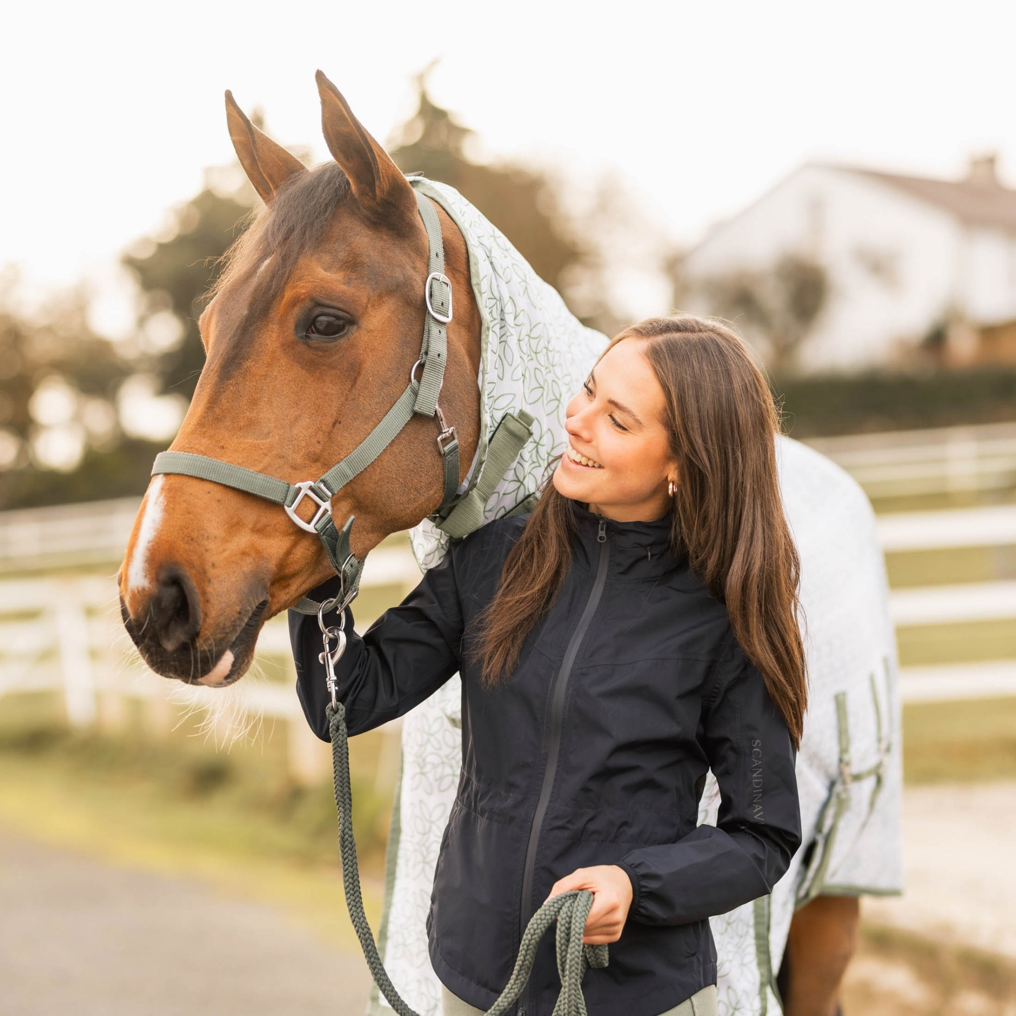 Horze Fiora Ladies Light Weight Waterproof Jacket - Image 8
