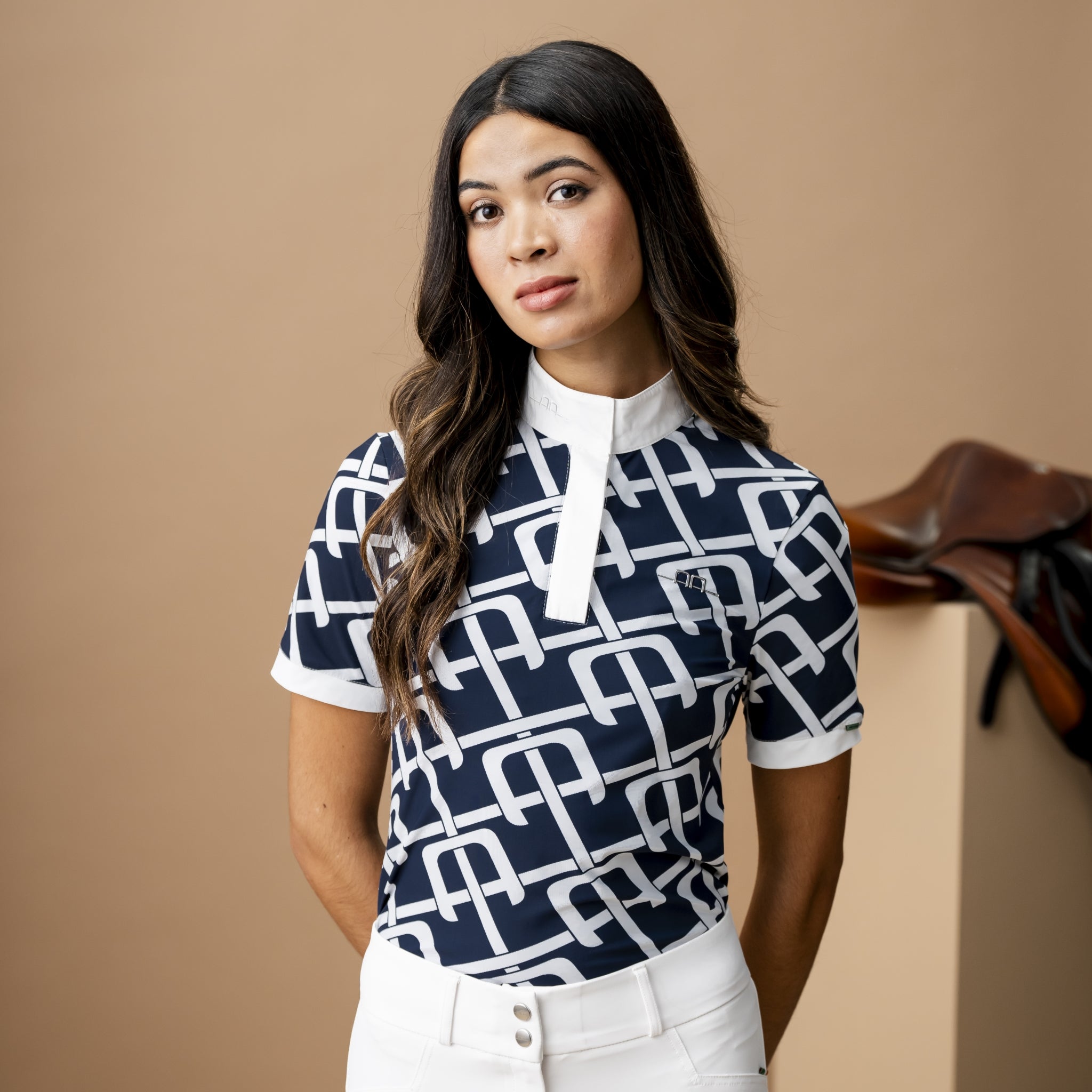 AA Alcina Short Sleeve Show Shirt - Image 3