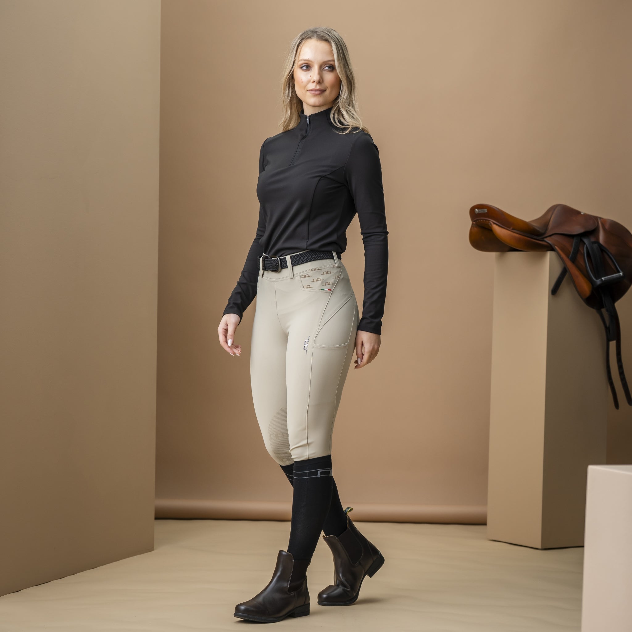 AA Ladies Alize Inverno Training Top - Image 4