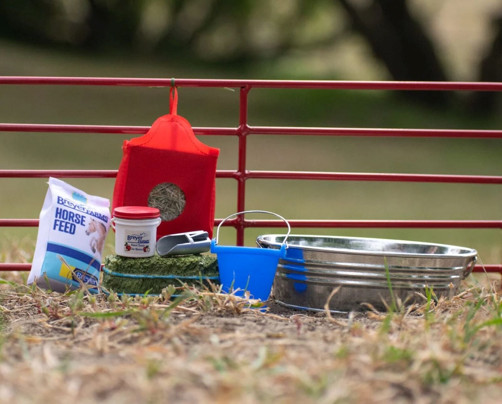 Breyer Stable Feed Set - Image 2