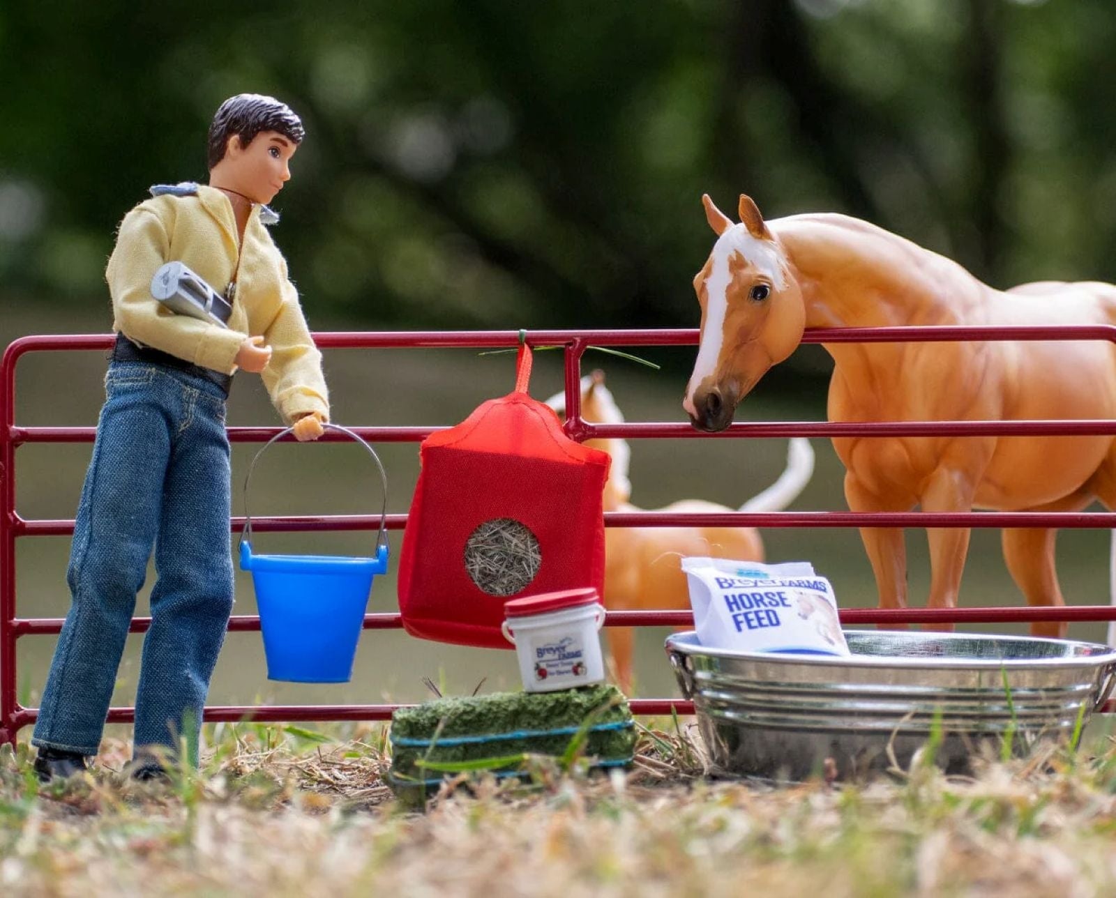 Breyer Stable Feed Set - Image 3