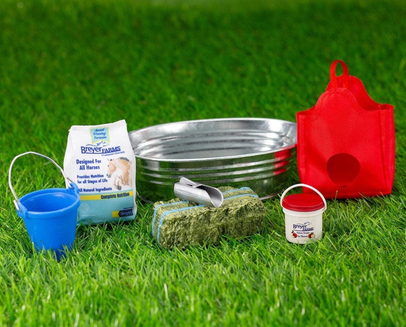 Breyer Stable Feed Set - Image 4