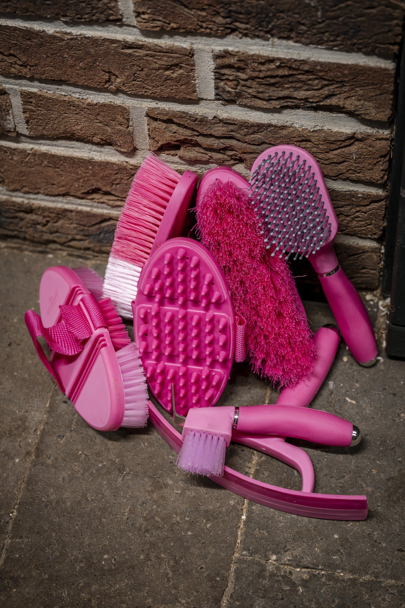 Horseware Newmarket Grooming Brush Set - Image 2