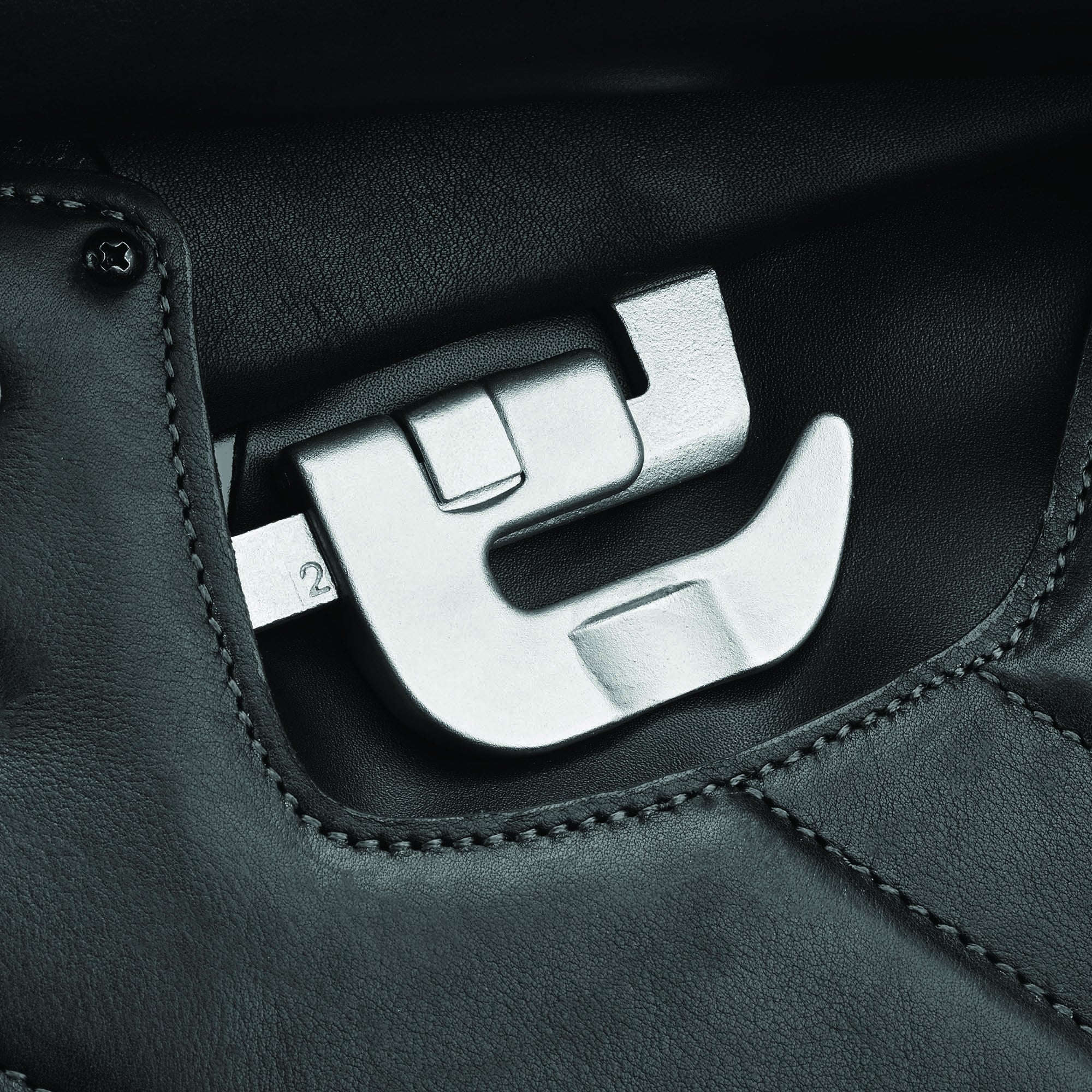 Bates Apex Saddle - Image 3