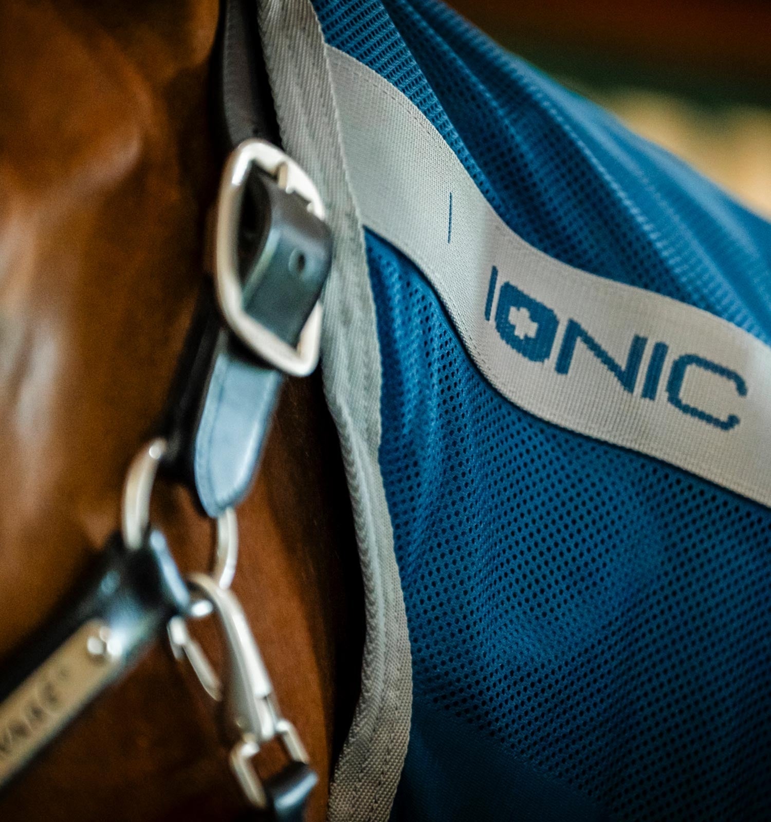 Horseware Ionic Therapy Quarter Horse Mesh Cooler Hood - Image 2